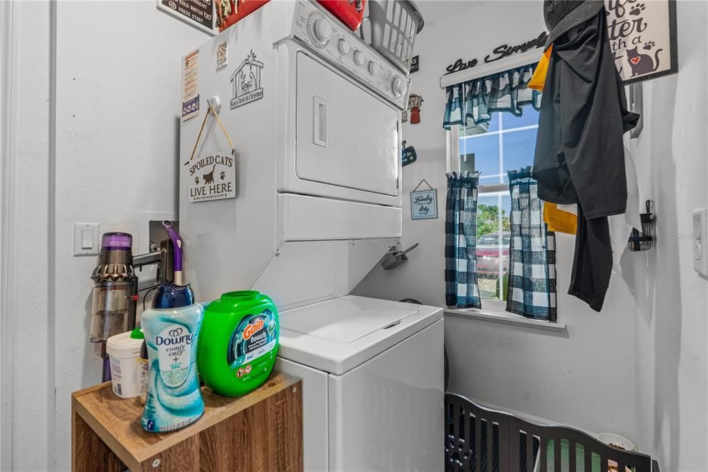 For Sale: $385,000 (3 beds, 2 baths, 1479 Square Feet)