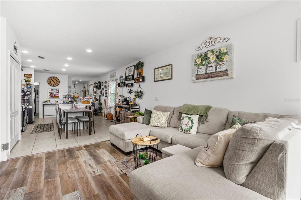 For Sale: $385,000 (3 beds, 2 baths, 1479 Square Feet)