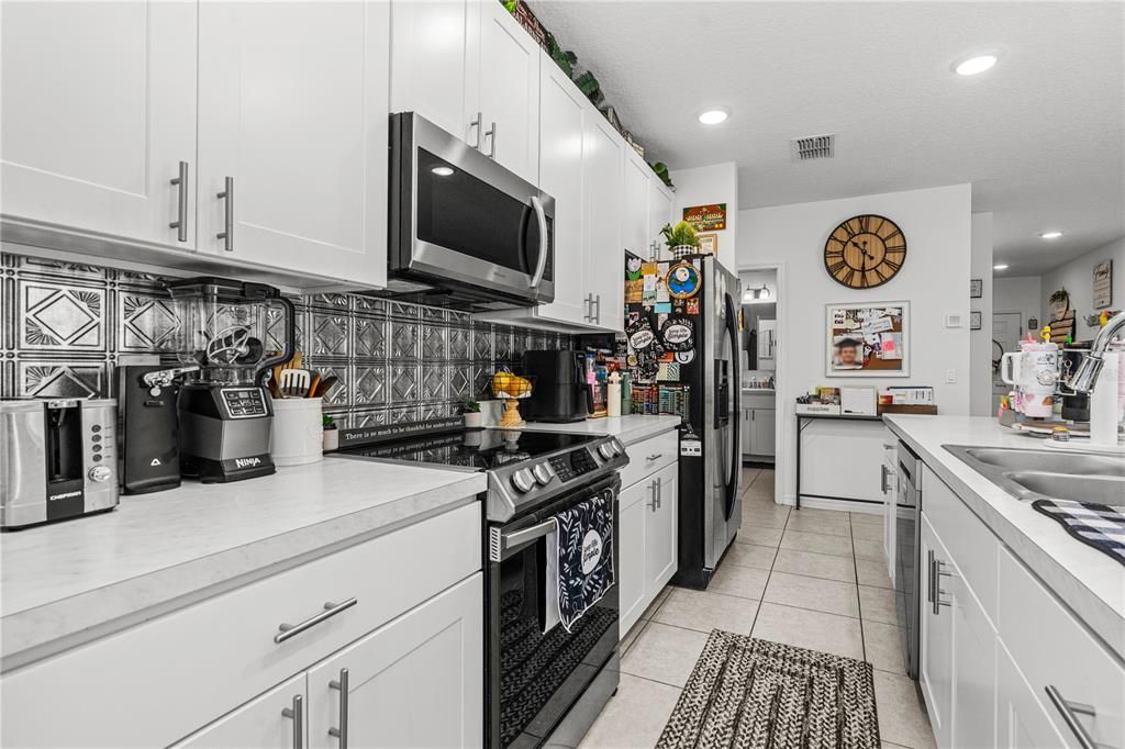 For Sale: $385,000 (3 beds, 2 baths, 1479 Square Feet)