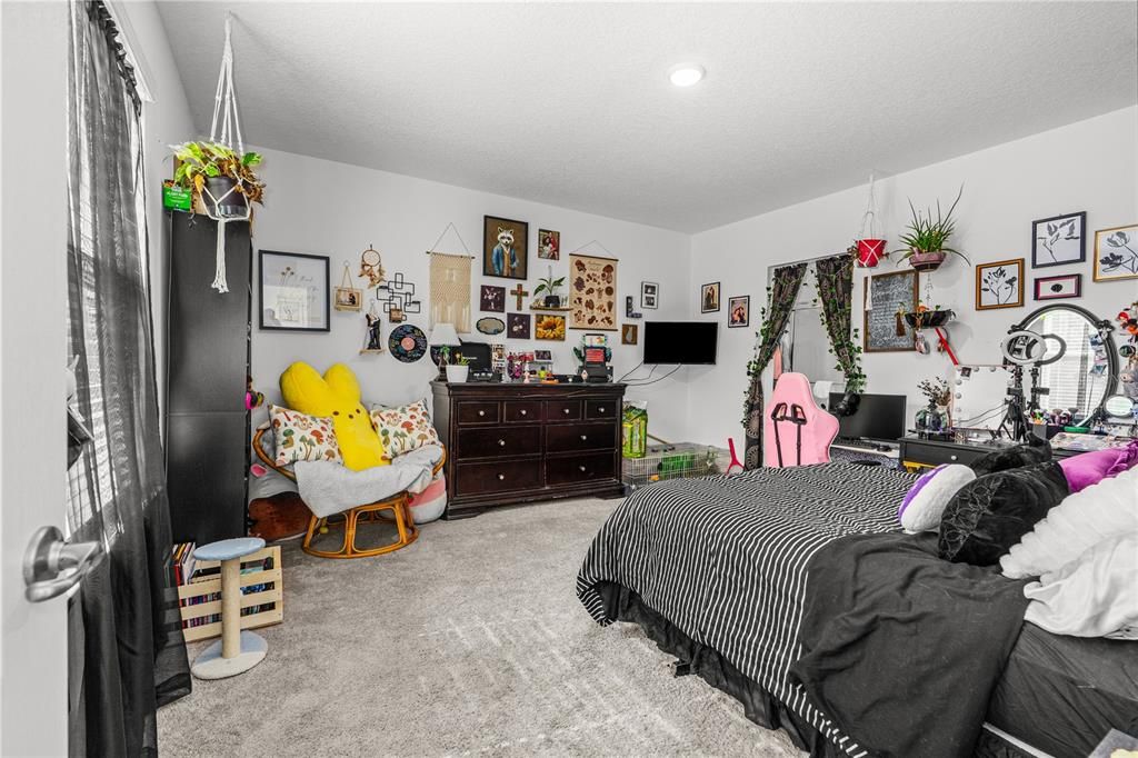 For Sale: $385,000 (3 beds, 2 baths, 1479 Square Feet)