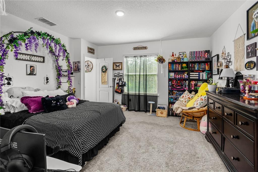 For Sale: $385,000 (3 beds, 2 baths, 1479 Square Feet)