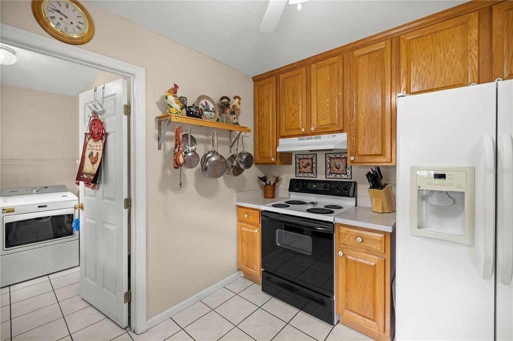 合同活跃: $259,000 (3 贝兹, 2 浴室, 1350 平方英尺)