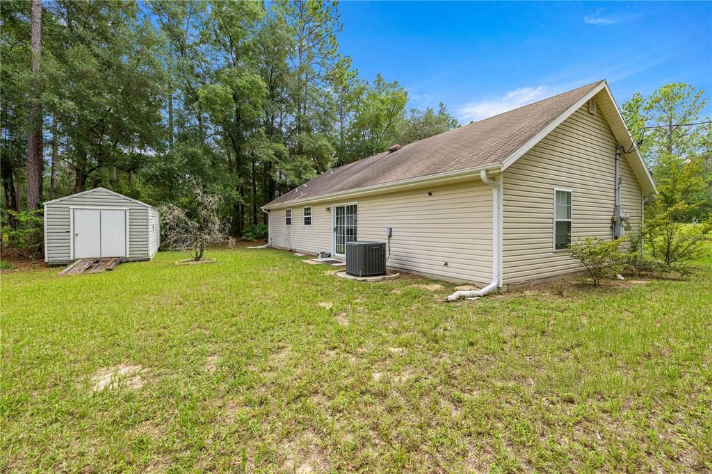 合同活跃: $259,000 (3 贝兹, 2 浴室, 1350 平方英尺)