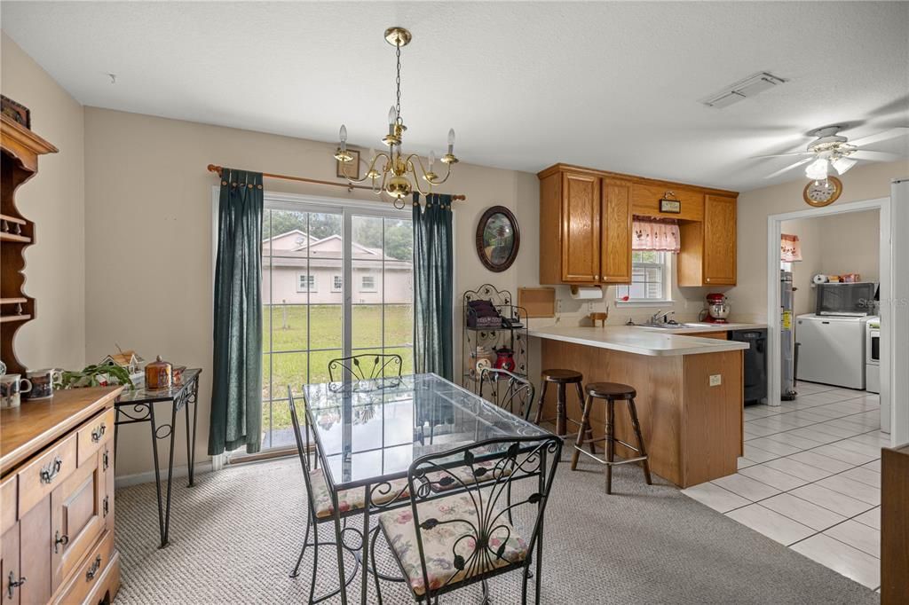 合同活跃: $259,000 (3 贝兹, 2 浴室, 1350 平方英尺)