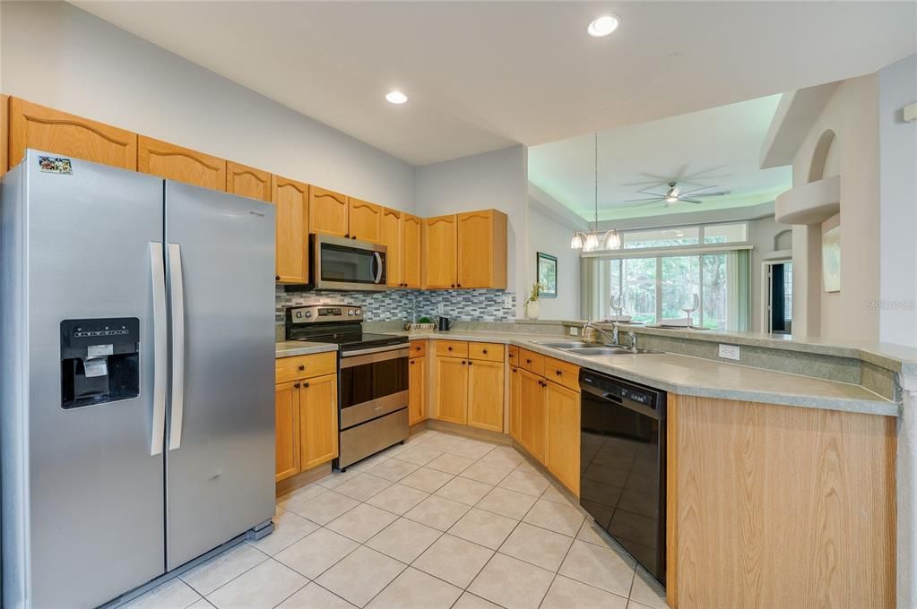 For Sale: $255,000 (2 beds, 2 baths, 1335 Square Feet)