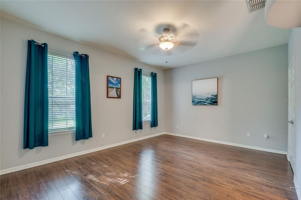 For Sale: $255,000 (2 beds, 2 baths, 1335 Square Feet)