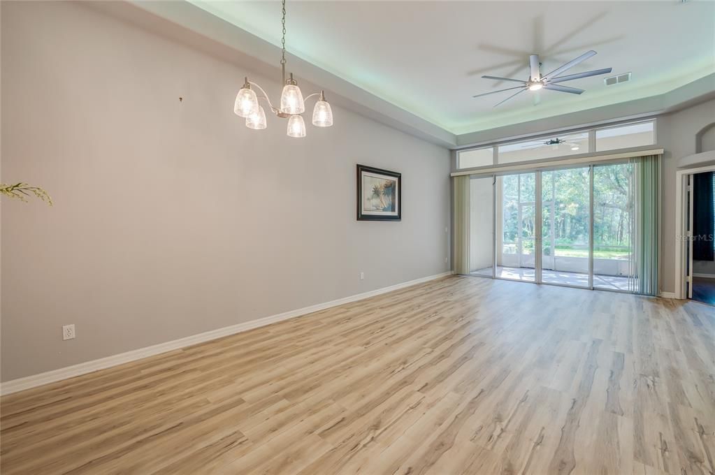 For Sale: $255,000 (2 beds, 2 baths, 1335 Square Feet)