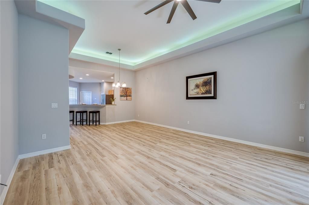 For Sale: $255,000 (2 beds, 2 baths, 1335 Square Feet)