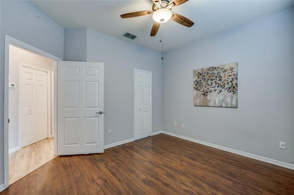 For Sale: $255,000 (2 beds, 2 baths, 1335 Square Feet)