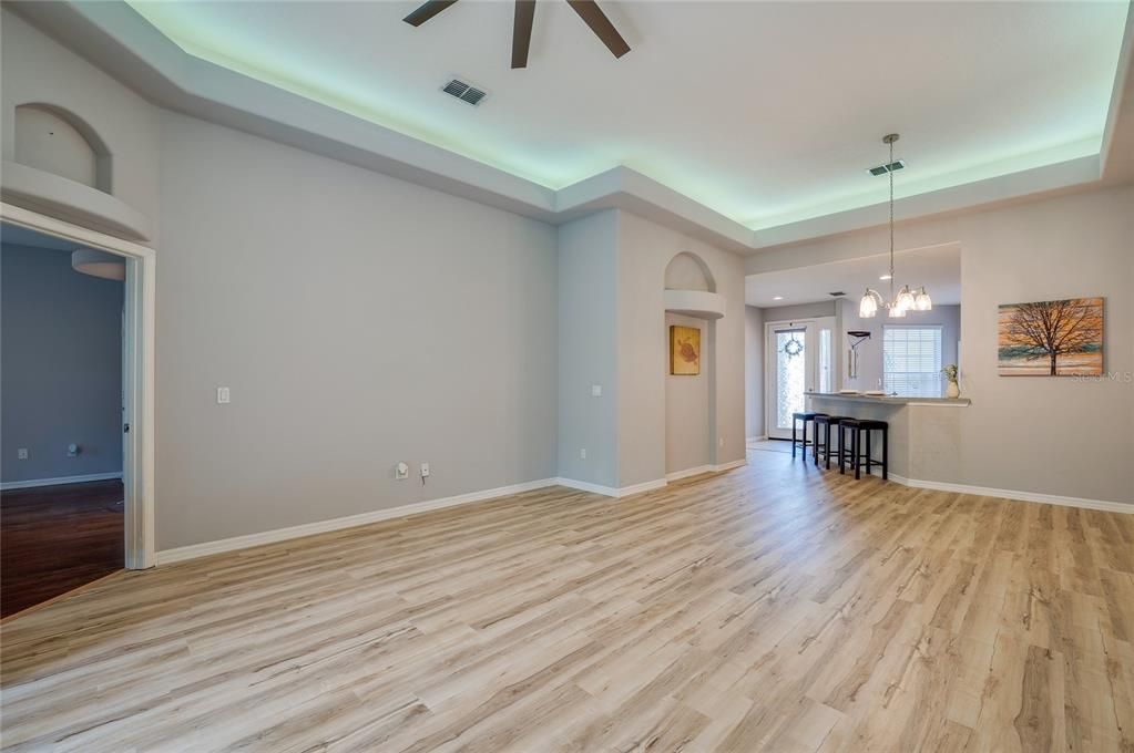 For Sale: $255,000 (2 beds, 2 baths, 1335 Square Feet)