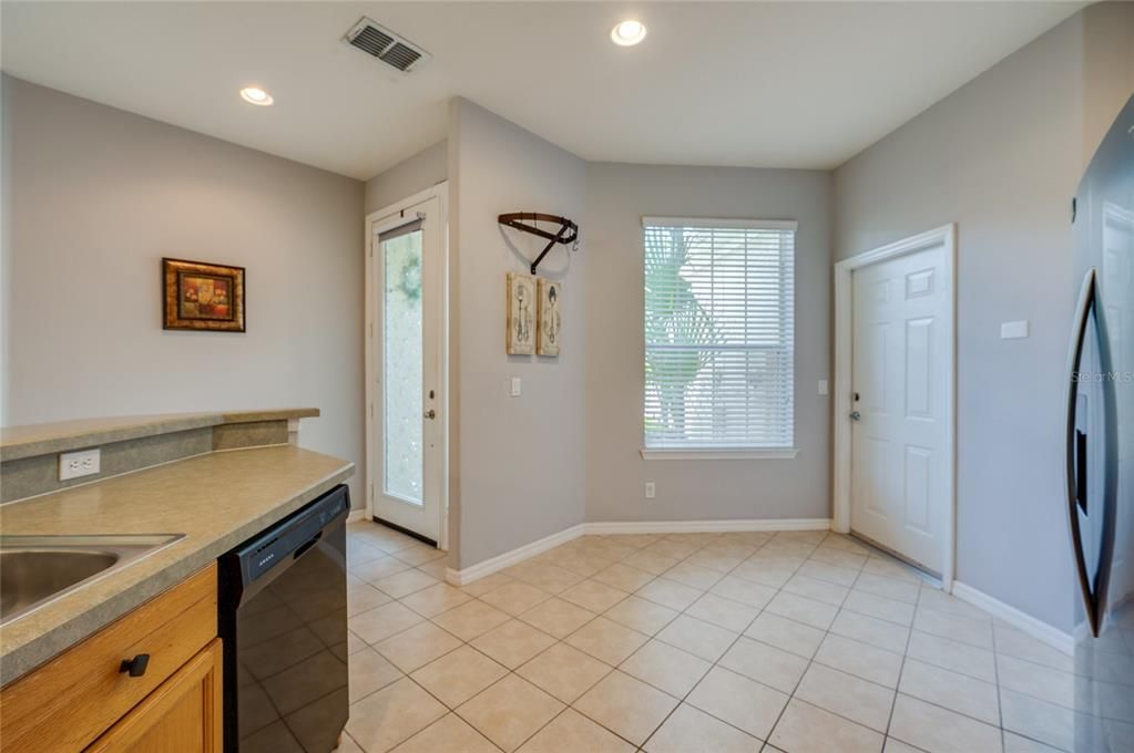 For Sale: $255,000 (2 beds, 2 baths, 1335 Square Feet)