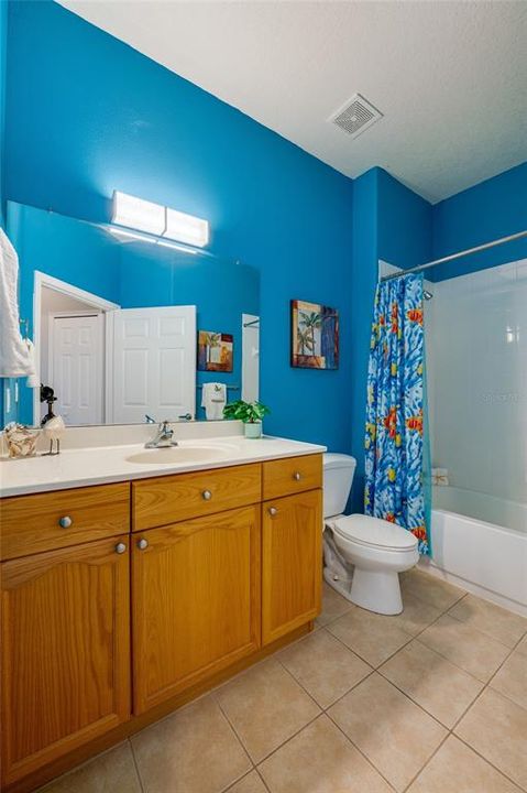 For Sale: $255,000 (2 beds, 2 baths, 1335 Square Feet)