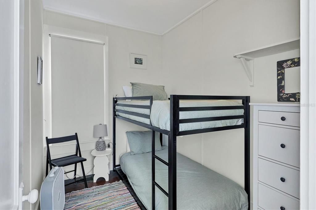 出租: $5,600 (6 贝兹, 4 浴室, 2277 平方英尺)