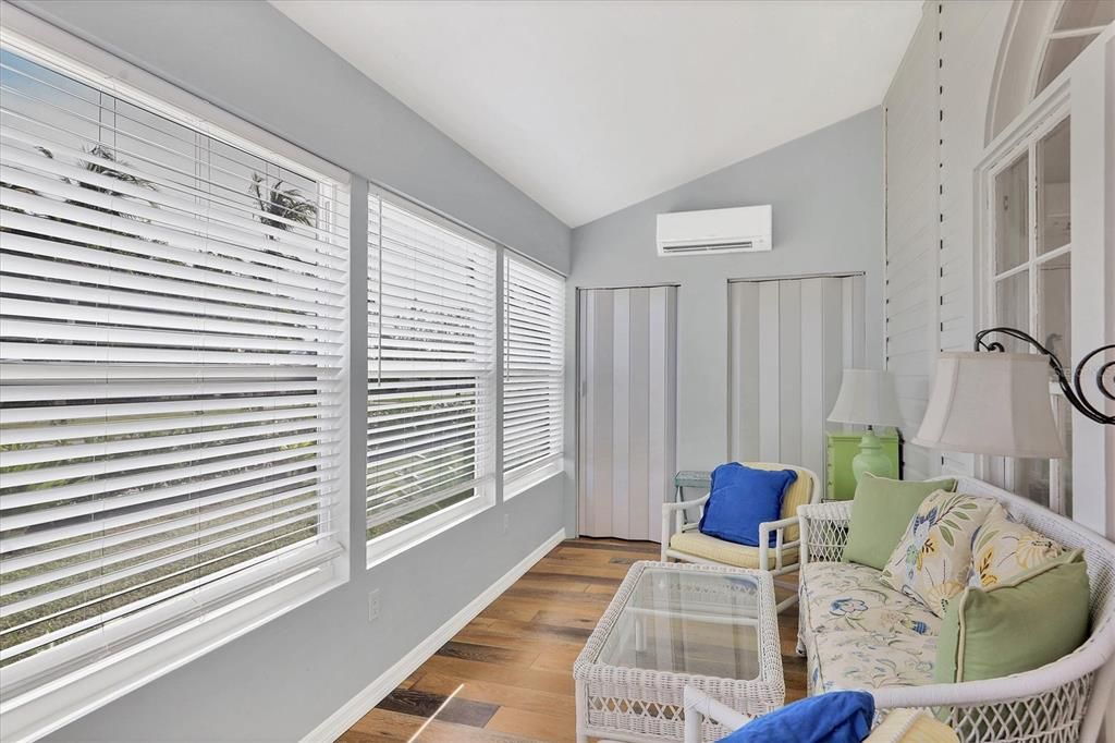 出租: $5,600 (6 贝兹, 4 浴室, 2277 平方英尺)