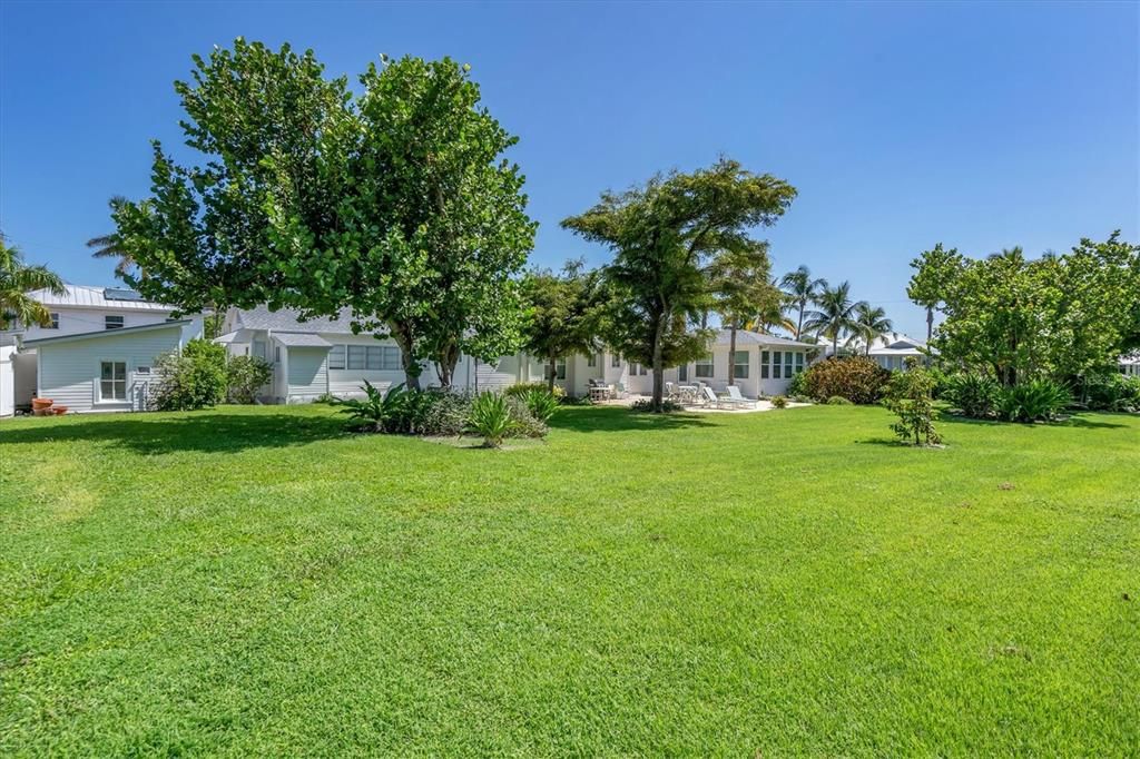 出租: $5,600 (6 贝兹, 4 浴室, 2277 平方英尺)