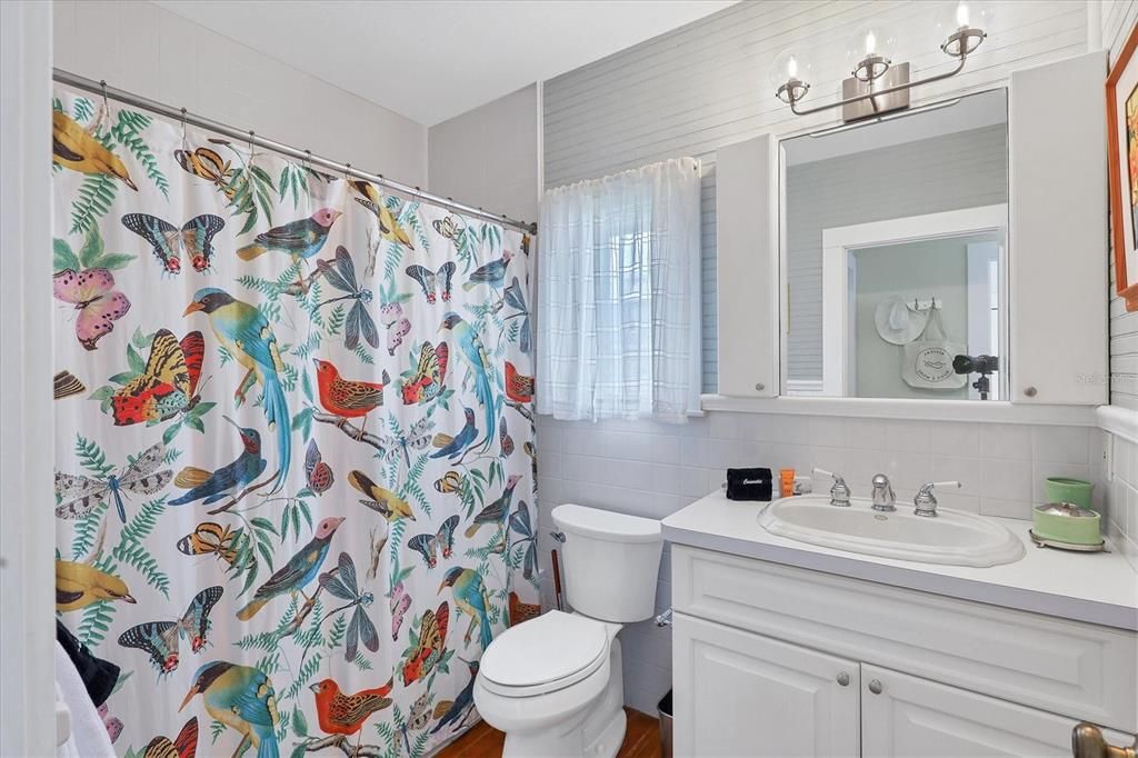 出租: $5,600 (6 贝兹, 4 浴室, 2277 平方英尺)