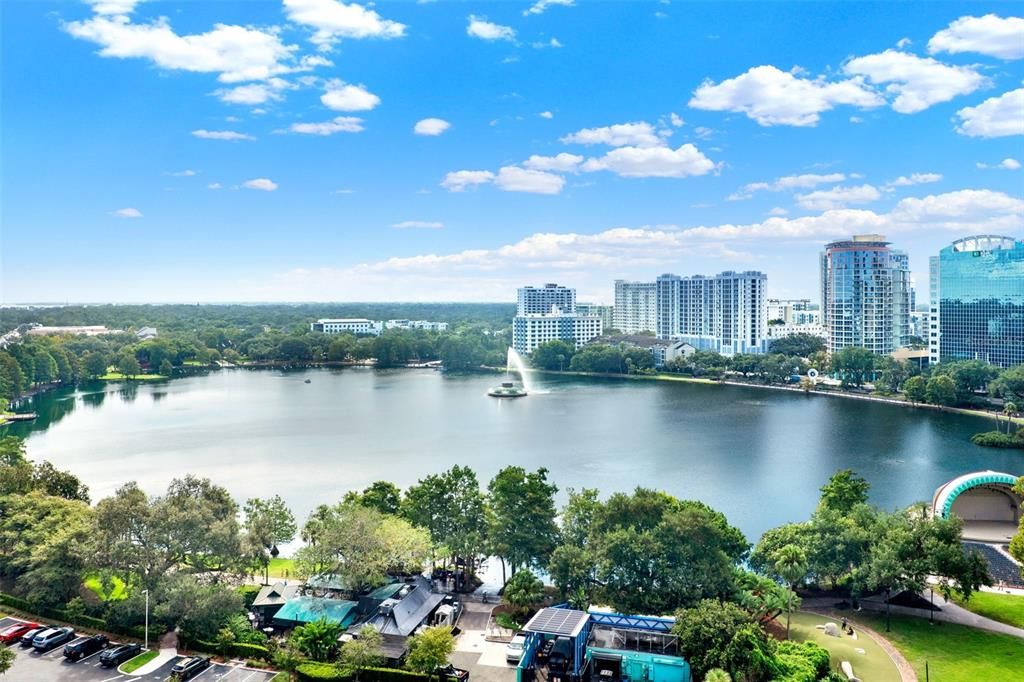 待售: $325,000 (1 贝兹, 1 浴室, 985 平方英尺)