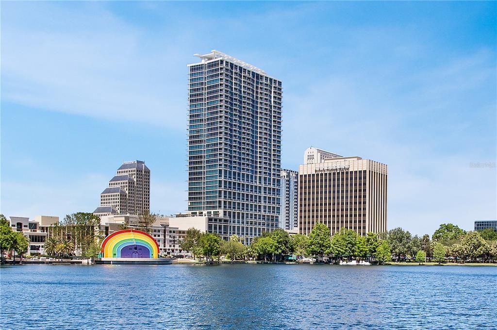 待售: $325,000 (1 贝兹, 1 浴室, 985 平方英尺)