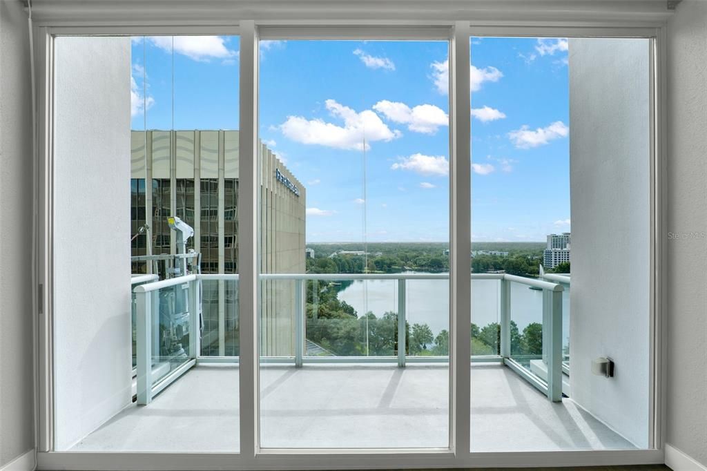 待售: $325,000 (1 贝兹, 1 浴室, 985 平方英尺)