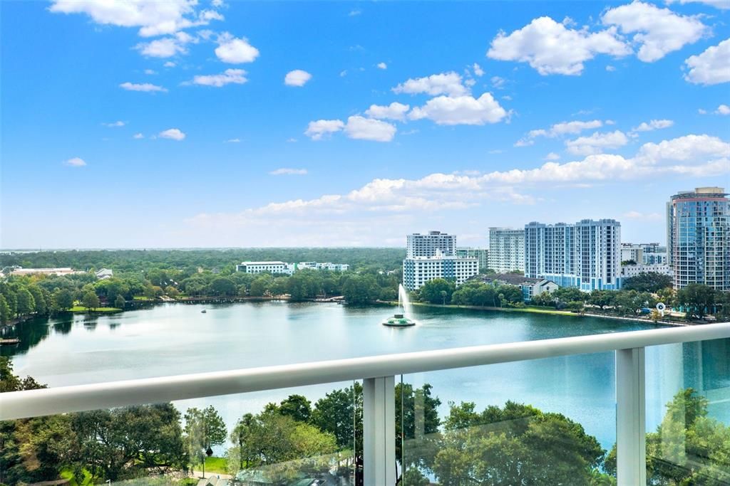 待售: $325,000 (1 贝兹, 1 浴室, 985 平方英尺)