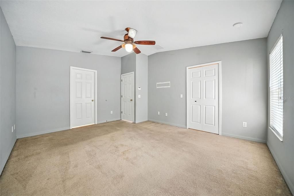 合同活跃: $299,990 (3 贝兹, 2 浴室, 1501 平方英尺)