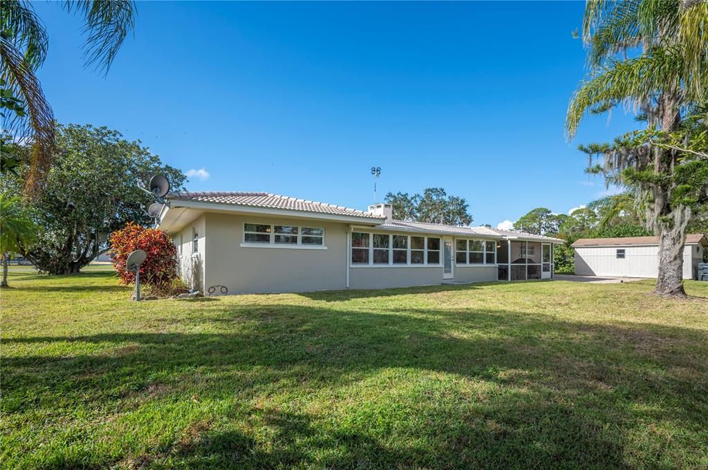 Active With Contract: $358,999 (3 beds, 1 baths, 2046 Square Feet)