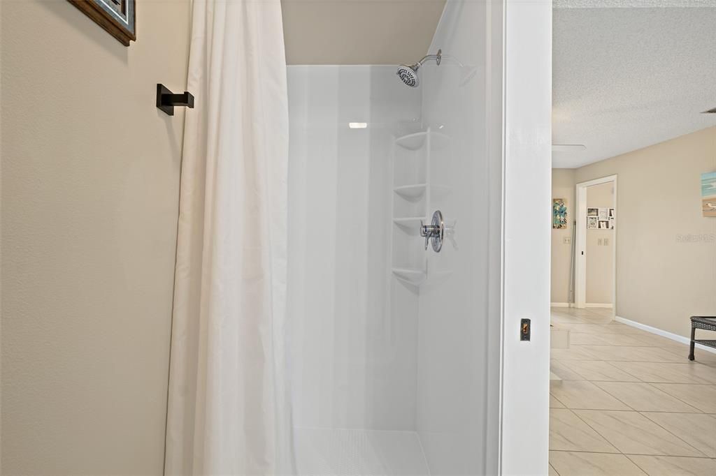 待售: $299,500 (2 贝兹, 2 浴室, 1045 平方英尺)