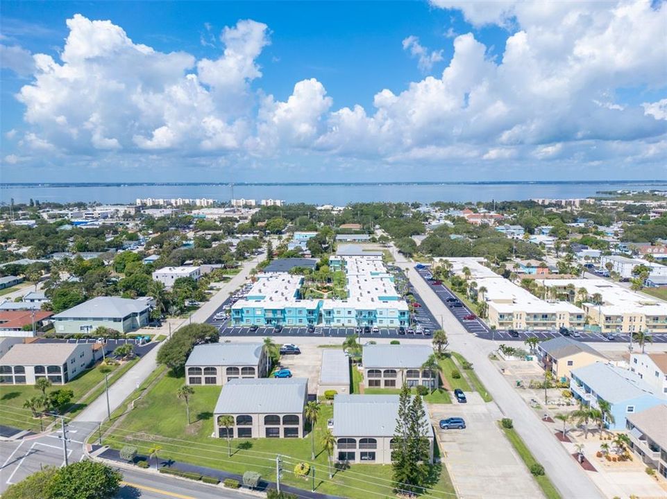 待售: $299,500 (2 贝兹, 2 浴室, 1045 平方英尺)