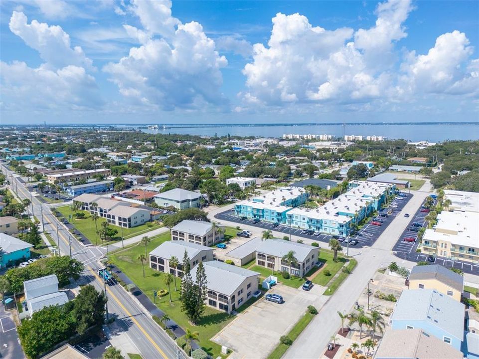 待售: $299,500 (2 贝兹, 2 浴室, 1045 平方英尺)