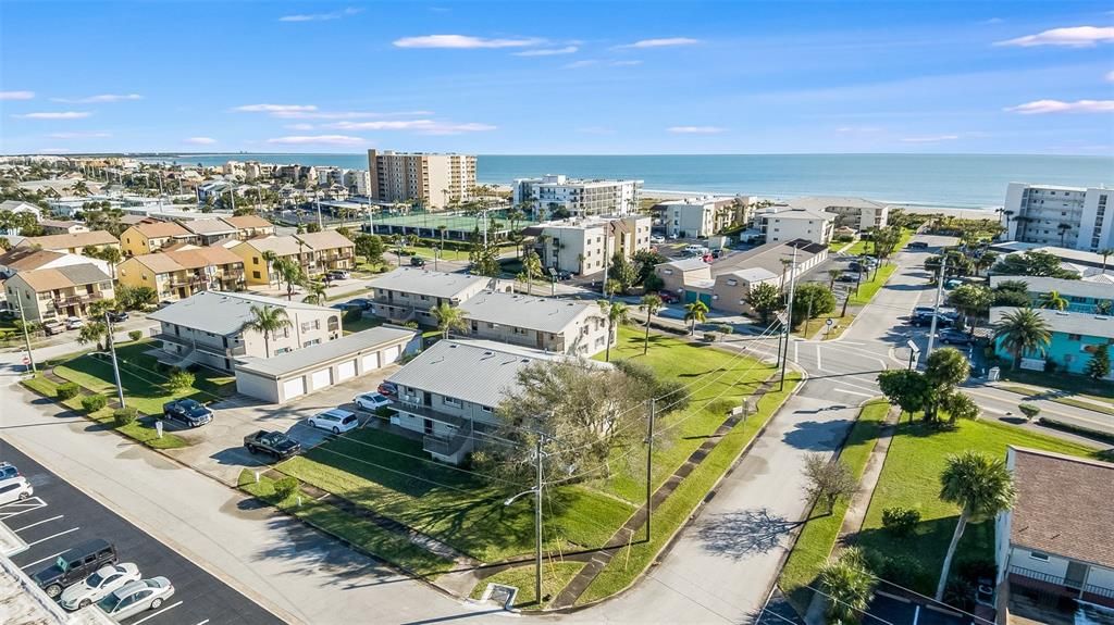 待售: $299,500 (2 贝兹, 2 浴室, 1045 平方英尺)