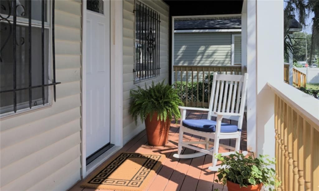 Active With Contract: $275,000 (3 beds, 2 baths, 1056 Square Feet)