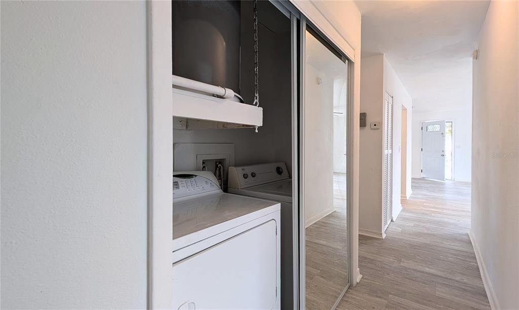 Active With Contract: $275,000 (3 beds, 2 baths, 1056 Square Feet)