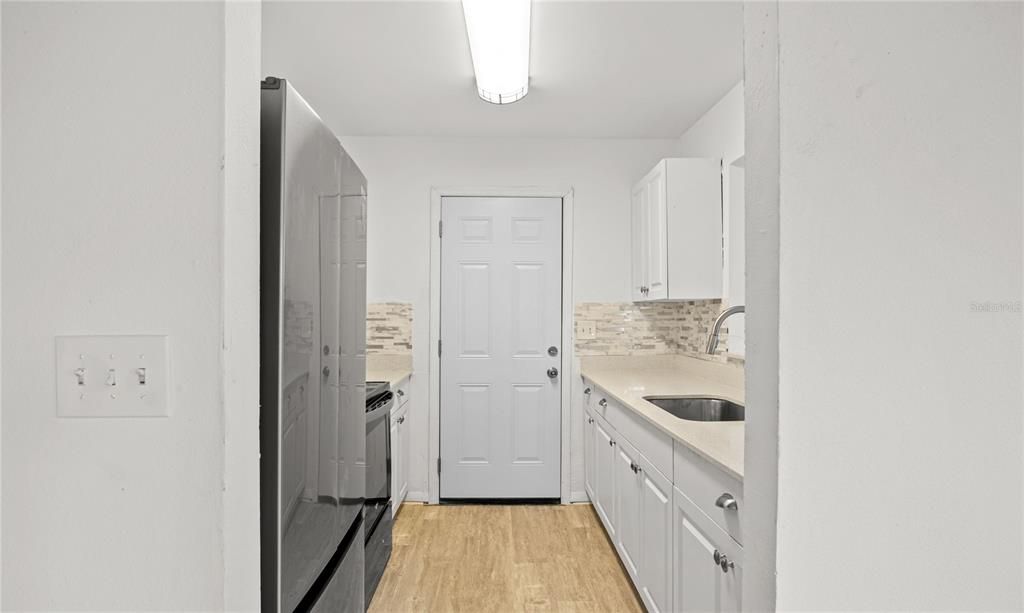 Active With Contract: $275,000 (3 beds, 2 baths, 1056 Square Feet)