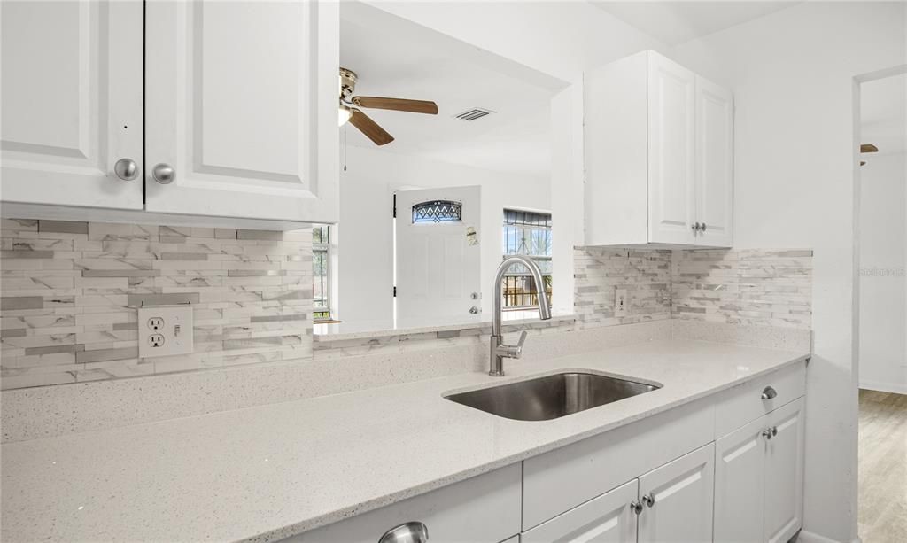 Active With Contract: $275,000 (3 beds, 2 baths, 1056 Square Feet)