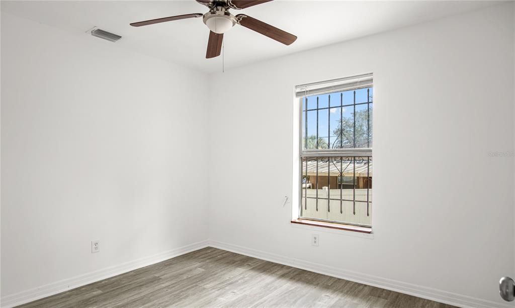 Active With Contract: $275,000 (3 beds, 2 baths, 1056 Square Feet)