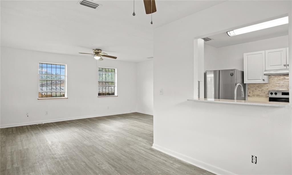 Active With Contract: $275,000 (3 beds, 2 baths, 1056 Square Feet)