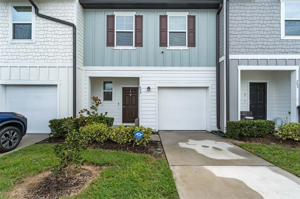 For Sale: $242,000 (3 beds, 2 baths, 1404 Square Feet)