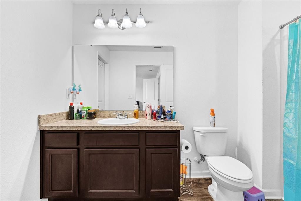 For Sale: $242,000 (3 beds, 2 baths, 1404 Square Feet)