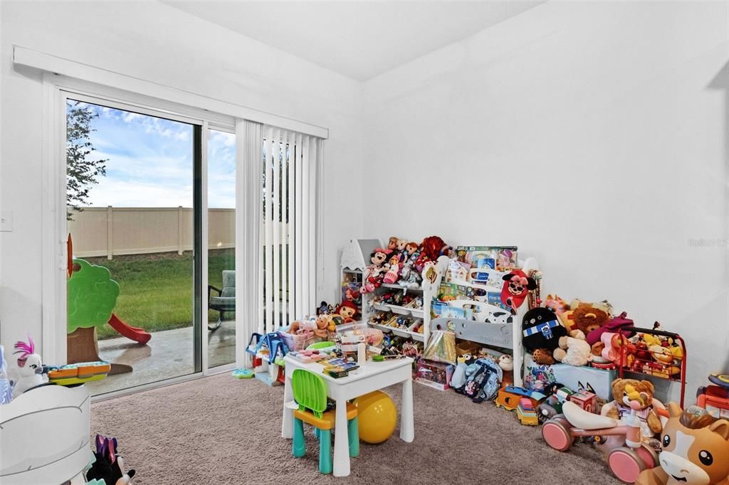 For Sale: $242,000 (3 beds, 2 baths, 1404 Square Feet)