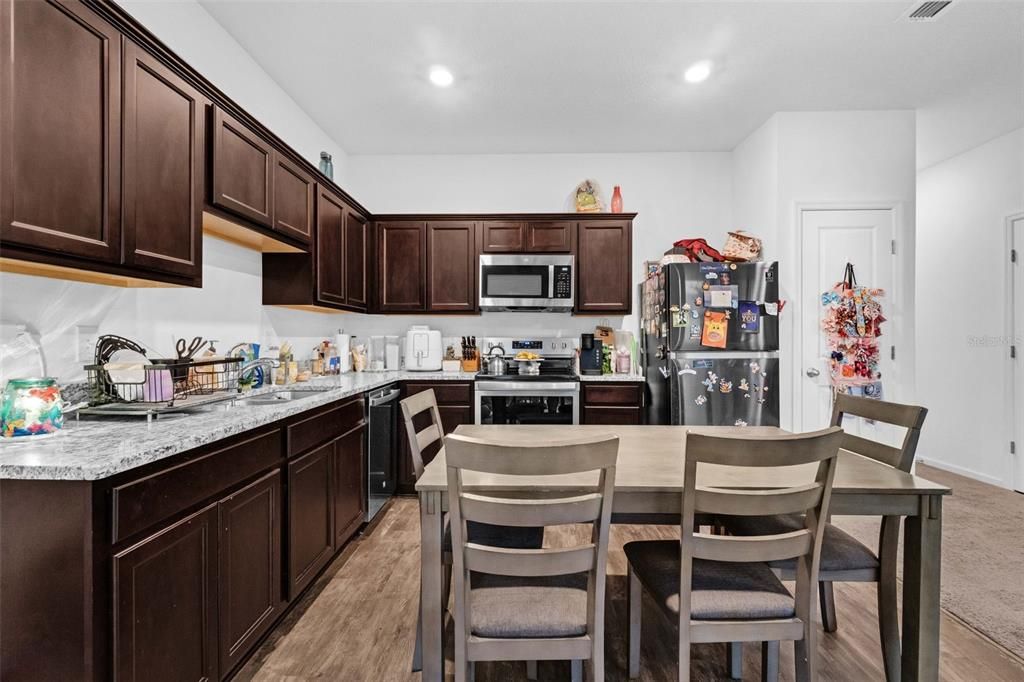 For Sale: $242,000 (3 beds, 2 baths, 1404 Square Feet)