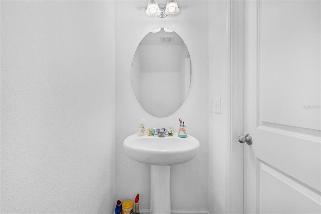 For Sale: $242,000 (3 beds, 2 baths, 1404 Square Feet)