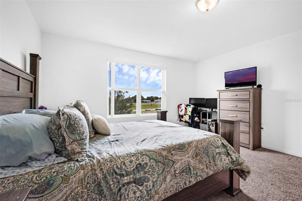 For Sale: $242,000 (3 beds, 2 baths, 1404 Square Feet)