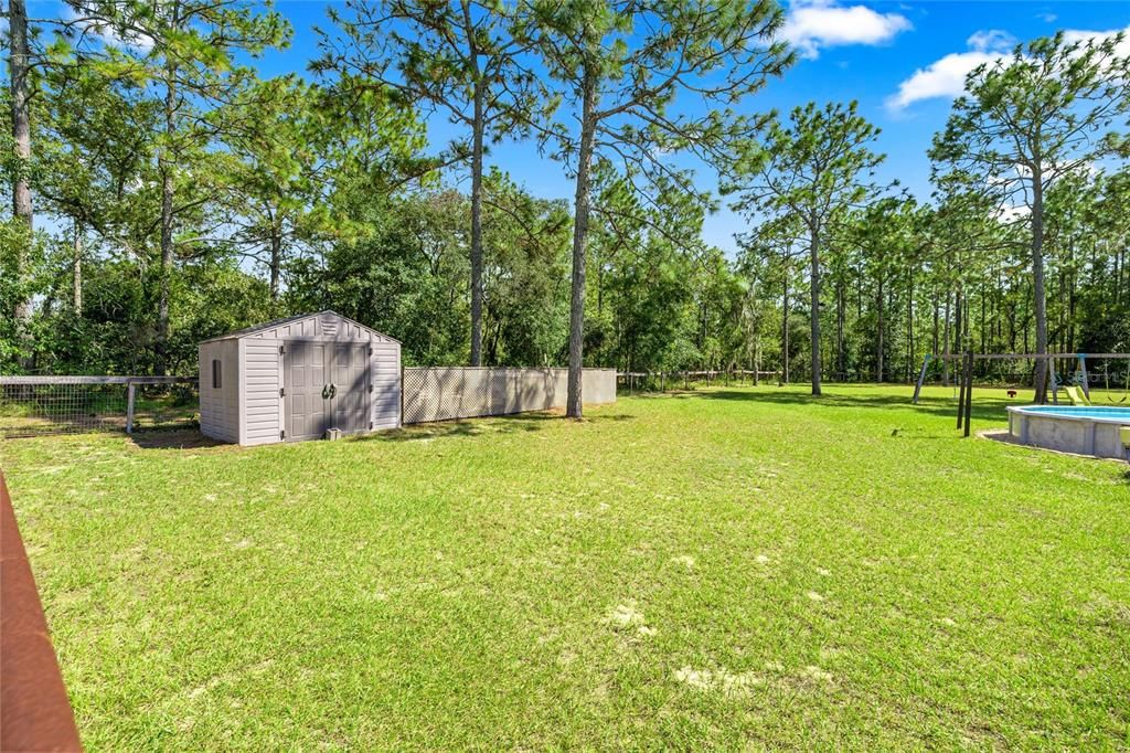 Activo con contrato: $375,000 (5 camas, 2 baños, 2230 Pies cuadrados)