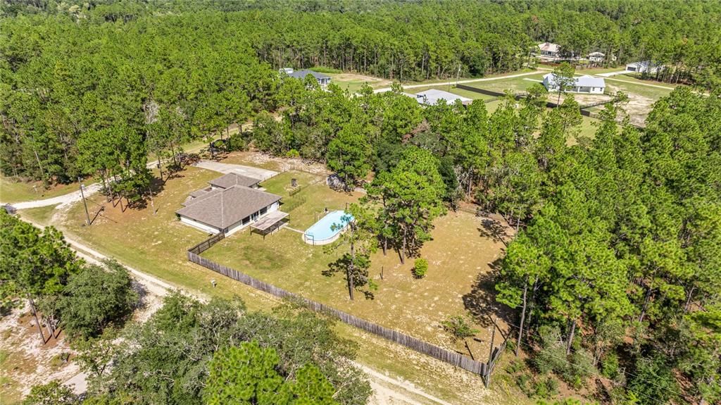 Activo con contrato: $375,000 (5 camas, 2 baños, 2230 Pies cuadrados)