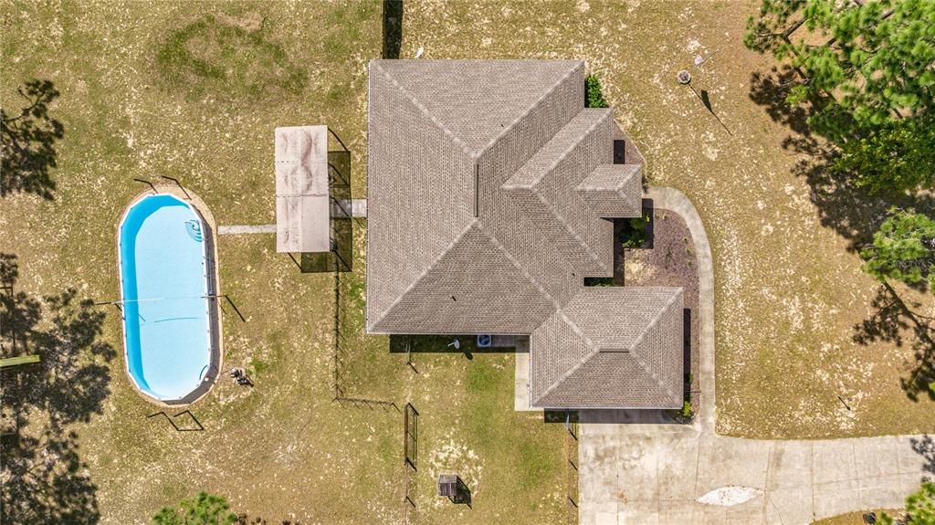 Activo con contrato: $375,000 (5 camas, 2 baños, 2230 Pies cuadrados)