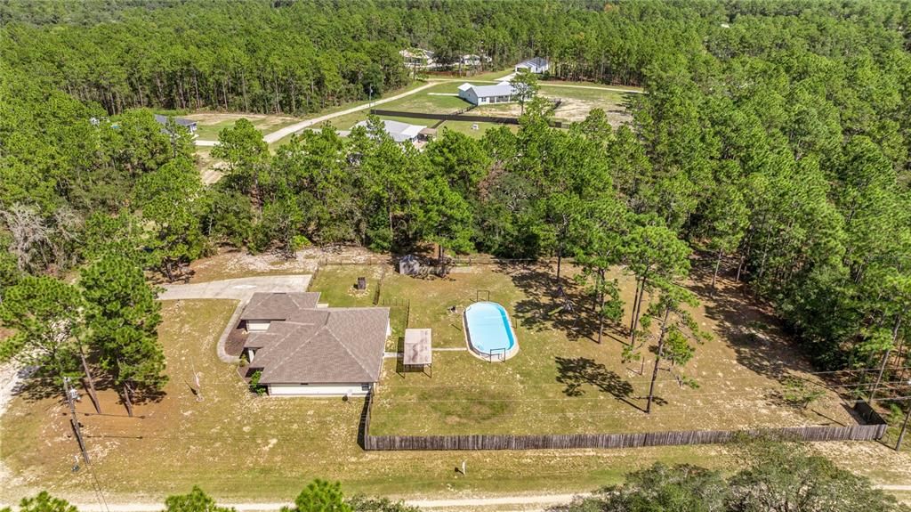 Activo con contrato: $375,000 (5 camas, 2 baños, 2230 Pies cuadrados)