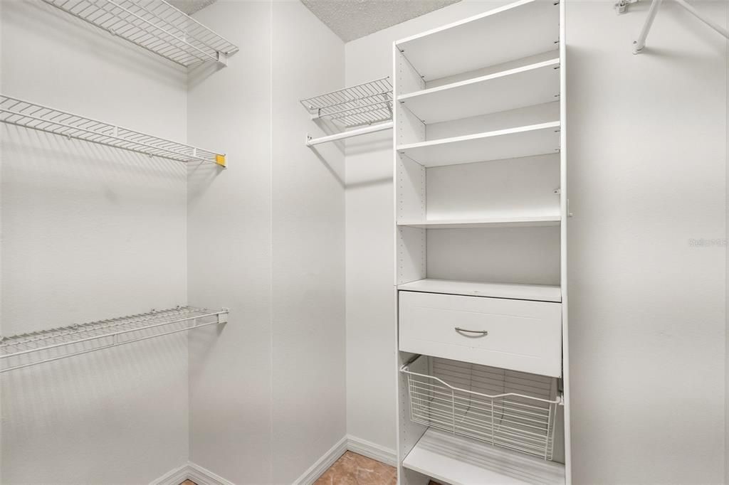 Active With Contract: $239,000 (2 beds, 2 baths, 1166 Square Feet)