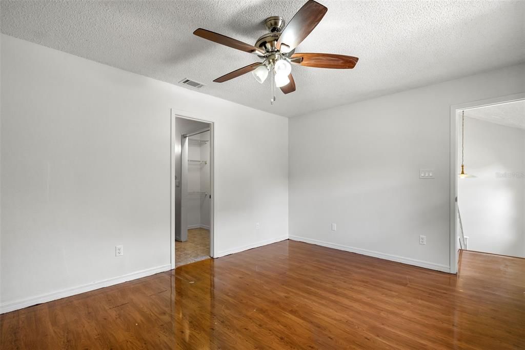 Active With Contract: $239,000 (2 beds, 2 baths, 1166 Square Feet)