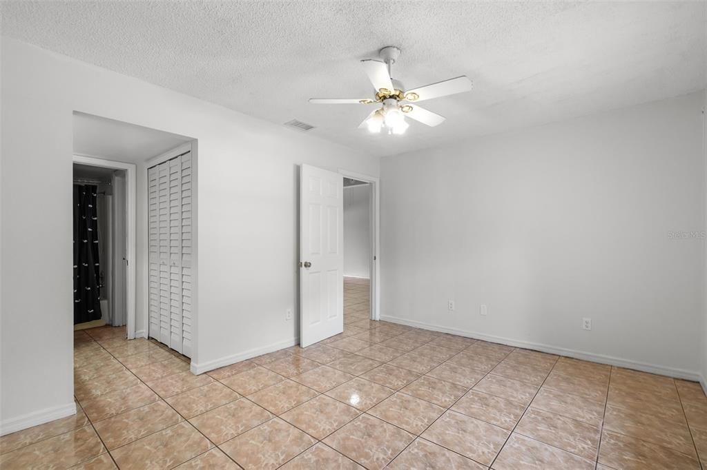 Active With Contract: $239,000 (2 beds, 2 baths, 1166 Square Feet)