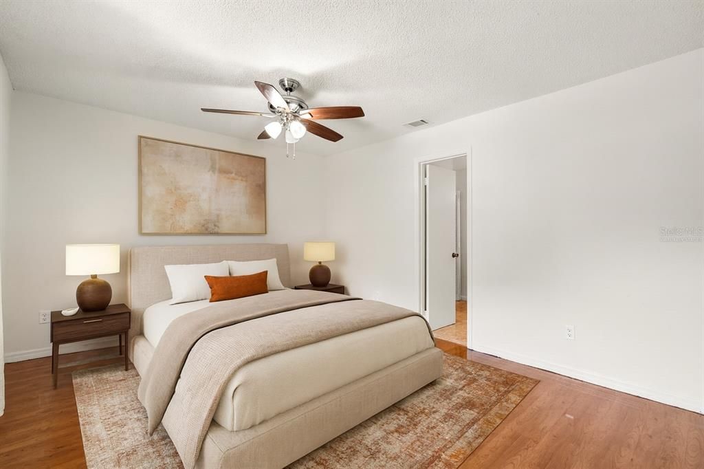 Active With Contract: $239,000 (2 beds, 2 baths, 1166 Square Feet)